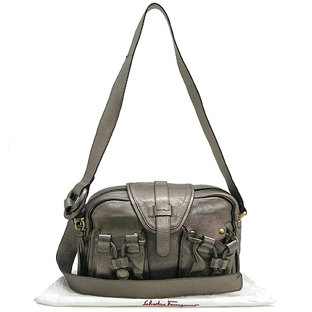 Ferragamo(��󰡸�) 21 6367 ����� �� ���� ũ�ν��� �̹���5 - ���̺��� �߰���ǰ