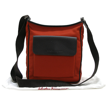 Ferragamo(��󰡸�) 24 6458 �� ���� �к긯 ũ�ν��� �̹���4 - ���̺��� �߰���ǰ