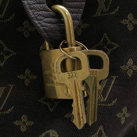 Louis Vuitton(���̺���) M95224 �̴ϸ� ���ǵ� 30 ��Ʈ�� �̹���4 - ���̺��� �߰���ǰ