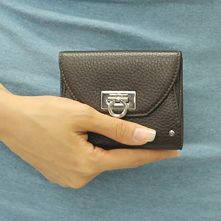 Ferragamo(��󰡸�) 22 A596 ��ũ���ڷ��� ���尣ġ�Ϸΰ� 2�� ������ [��������] �̹���6 - ���̺��� �߰���ǰ