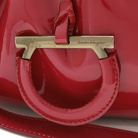 Ferragamo(��󰡸�) AU 21 A722 ���� ��� ���̴�Ʈ ��Ʈ�� + ��Ʈ�� [��ġ��] �̹���3 - ���̺��� �߰���ǰ