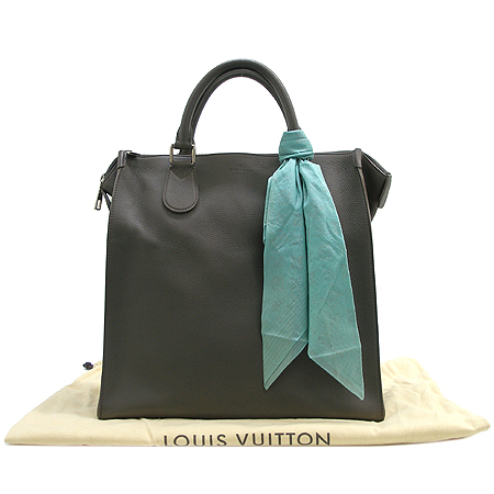 Louis Vuitton(���̺���) M95886 ī�ٽ� ���ҽ�(�۾��� ����) ��Ʈ�� [�б�������] �̹���5 - ���̺��� �߰���ǰ
