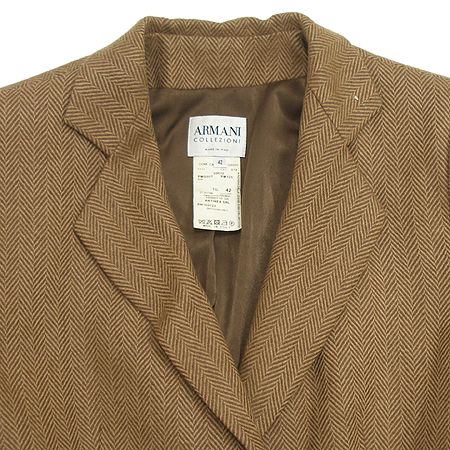 Armani COLLEZIONI(�Ƹ����� �÷�������) ���� �̹���2 - ���̺��� �߰���ǰ