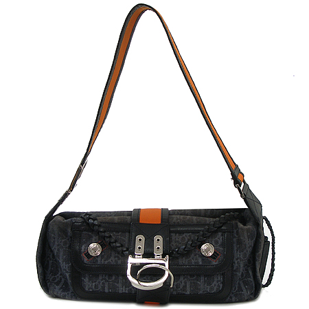 ���  �����