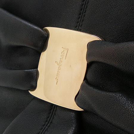 Ferragamo(��󰡸�) 21 C337 �������� �Ÿ� ���� �ٶ���� ����� [��������] �̹���5 - ���̺��� �߰���ǰ