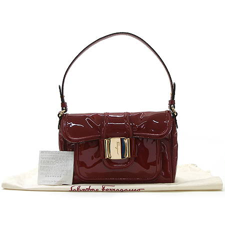 Ferragamo(��󰡸�) 21 B999 ���� ���̴�Ʈ ���� �ΰ� �ٶ� ��� ����� [��ġ��] �̹���2 - ���̺��� �߰���ǰ