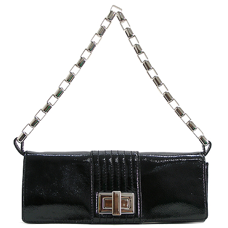 ����  �����