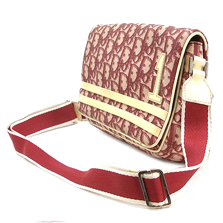 Dior(ũ����î���) �ΰ� ���� PVC ũ�ν��� [�б�������] �̹���3 - ���̺��� �߰���ǰ