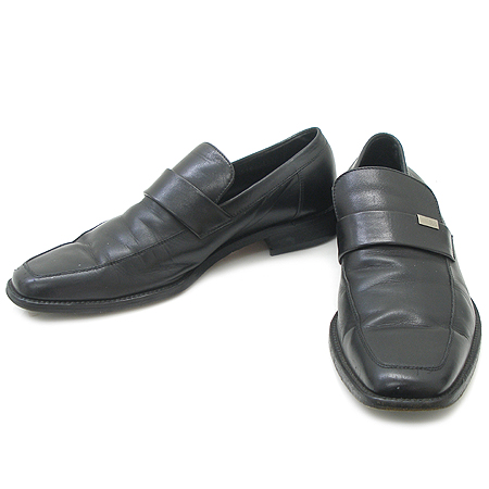 Zegna()    