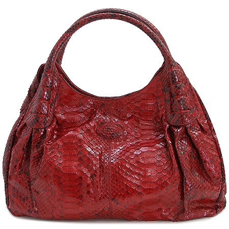 ����  �����