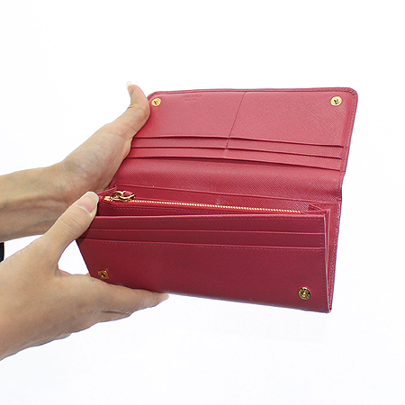 Prada(�����) 1M1132 ����ΰ� SAFFIANO(���ǾƳ�) ��ũ ������ [�б�������] �̹���7 - ���̺��� �߰���ǰ
