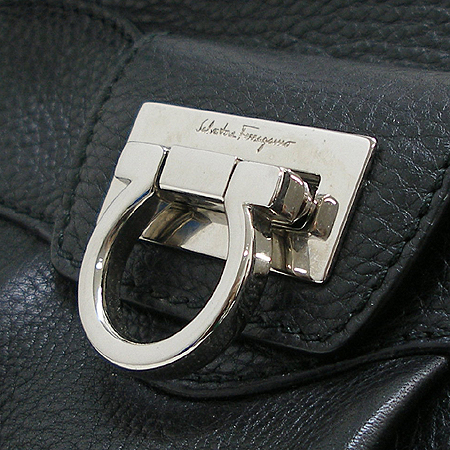 Ferragamo(��󰡸�) 21 A069 ���� ��ġ�� ����� [��������] �̹���4 - ���̺��� �߰���ǰ