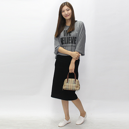 Burberry(������) Ŭ���� ��� üũ �̴� ��Ʈ�� �̹���6 - ���̺��� �߰���ǰ