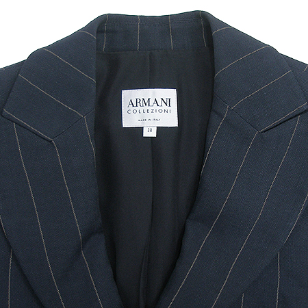 Armani COLLEZIONI(�Ƹ����� �÷�������) ���� �̹���2 - ���̺��� �߰���ǰ