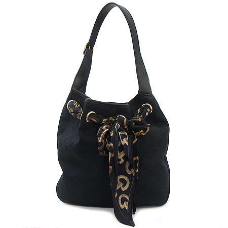 ����  �����