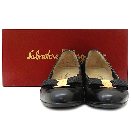 Ferragamo(��󰡸�) �ٶ� ��� ������ ������ ���� �̹���2 - ���̺��� �߰���ǰ