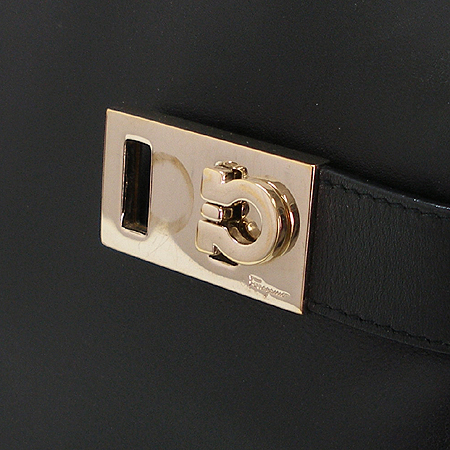 Ferragamo(��󰡸�) 21 0167 ���� ��ġ�� ��Ʈ ��� ��Ʈ�� + ��� ��Ʈ�� �̹���4 - ���̺��� �߰���ǰ