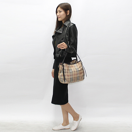 Burberry(������) 3741175 �� Ŭ���� ���� ����� [��������] �̹���7 - ���̺��� �߰���ǰ