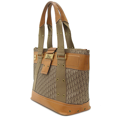 Dior(ũ����î���) �ΰ� �ڰ��� ���� ��Ƽġ ��Ʈ�� �̹���3 - ���̺��� �߰���ǰ