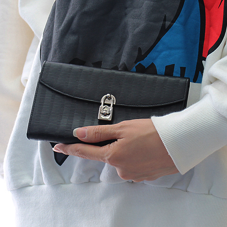 Ferragamo(��󰡸�) 22 4194 ��ġ�� �ڹ��� ��� ������ �̹���6 - ���̺��� �߰���ǰ