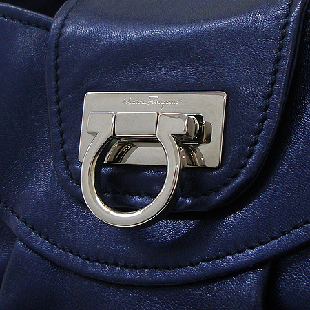Ferragamo(��󰡸�) 21 A485 ���� ��ġ�� ��� ���̺� ���� 2way [��ġ��] �̹���4 - ���̺��� �߰���ǰ