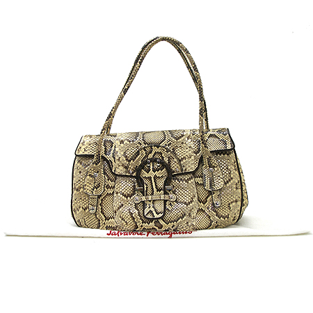 Ferragamo(��󰡸�) 21 6816 ���̼� ���� ����� [��õ ������] �̹���2 - ���̺��� �߰���ǰ