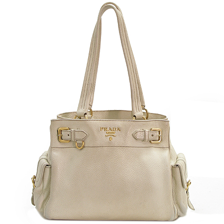 �����  �����