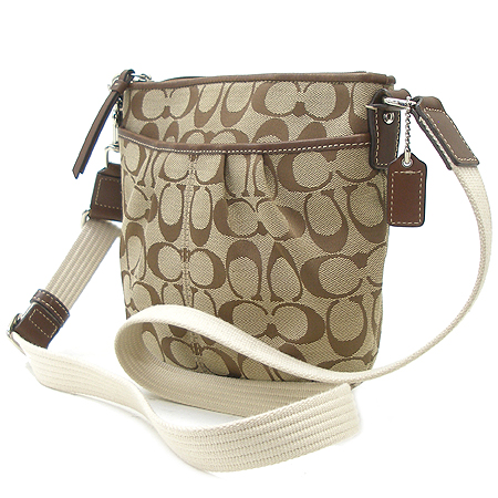 Coach(��ġ) �ñ׳��� �� ���� �ڰ��� ũ�ν��� �̹���2 - ���̺��� �߰���ǰ