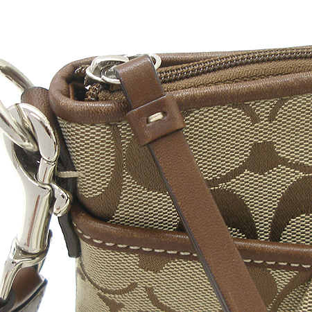 Coach(��ġ) �ñ׳��� �� ���� �ڰ��� ũ�ν��� �̹���3 - ���̺��� �߰���ǰ