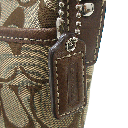 Coach(��ġ) �ñ׳��� �� ���� �ڰ��� ũ�ν��� �̹���4 - ���̺��� �߰���ǰ