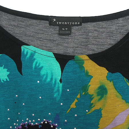 FOREVER21(������21) �μҸ� Ƽ �̹���2 - ���̺��� �߰���ǰ