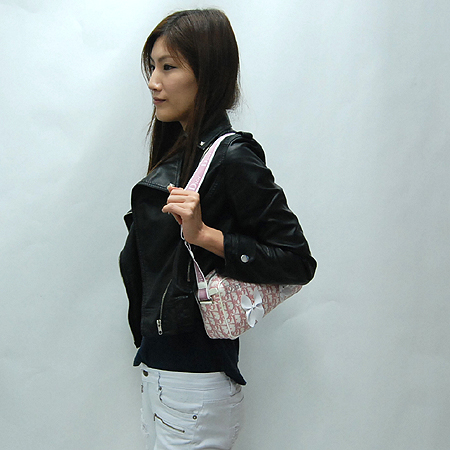 Dior(ũ����î���) GLY44190 �ΰ� �к긯 �ö�� PVC ��� ũ�ν��� �̹���7 - ���̺��� �߰���ǰ