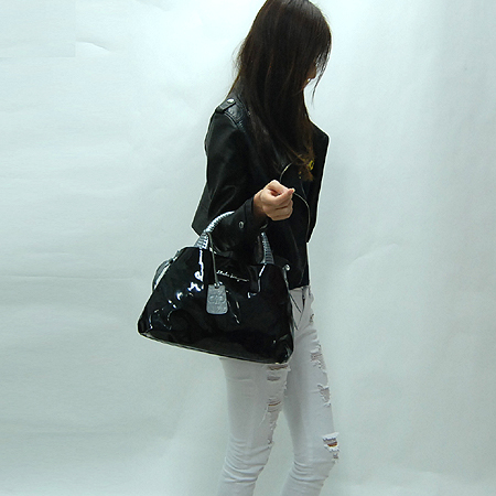 Ferragamo(��󰡸�) 21 A788 ���� ���̴�Ʈ ��Ʈ�� �̹���7 - ���̺��� �߰���ǰ
