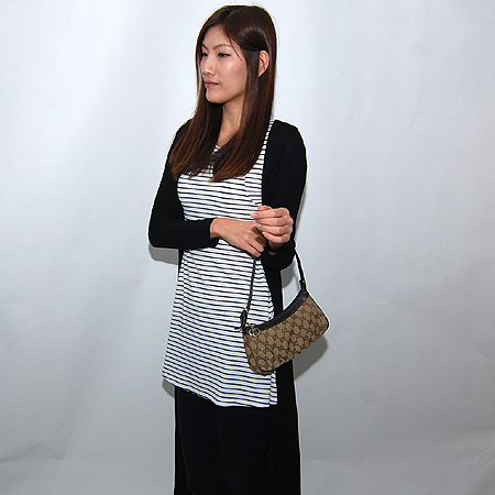Gucci(����) 245938 GG�ΰ� �𰡵� ��ũ����ȥ�� ����� [��������] �̹���7 - ���̺��� �߰���ǰ