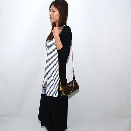 Louis Vuitton(���̺���) M95567 ���׷� ĵ���� ����Ŭ��ġ 2WAY �̹���7 - ���̺��� �߰���ǰ