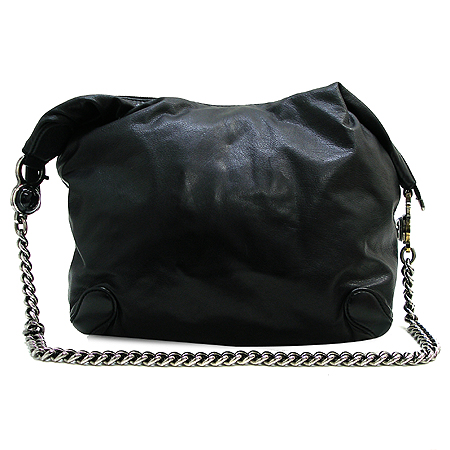 ����  �����