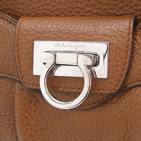Ferragamo(��󰡸�) 21 A069 ���� ���� ���� ��ġ�� ����� �̹���4 - ���̺��� �߰���ǰ