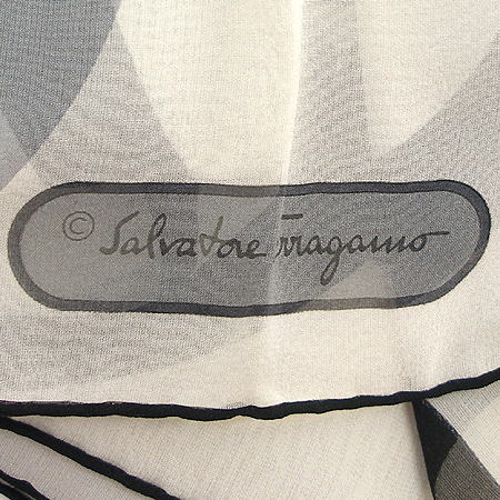 Ferragamo(��󰡸�) 100% ��ũ ��ī�� �̹���3 - ���̺��� �߰���ǰ
