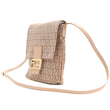 Fendi(���) 8BT075 FF �ΰ� ��ī �ڰ��� ũ�ν��� �̹���3 - ���̺��� �߰���ǰ