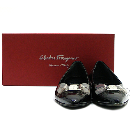 Ferragamo(��󰡸�) ���� �ٶ� ��� ������ ������ ���� �̹���2 - ���̺��� �߰���ǰ