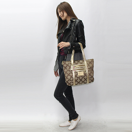 Coach(��ġ) 13826 �ɾ�Ʈ �ڰ��� ���� �۷� ����� �̹���7 - ���̺��� �߰���ǰ
