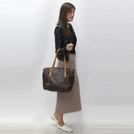 Louis Vuitton(���̺���) M56689 ���׷� ĵ���� ��Ż�� MM ����� - ��Ź [�б�������] �̹���7 - ���̺��� �߰���ǰ