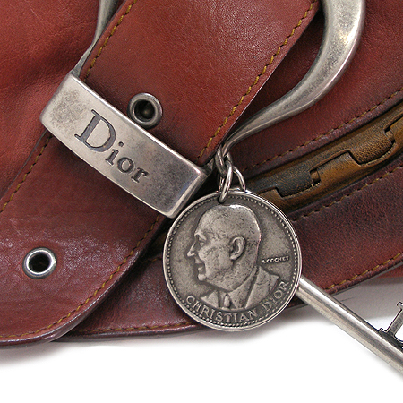 Dior(ũ����î���) ���� �ΰ� ��� ��Ƽ�� ���� ������ ��Ʈ�� �̹���5 - ���̺��� �߰���ǰ