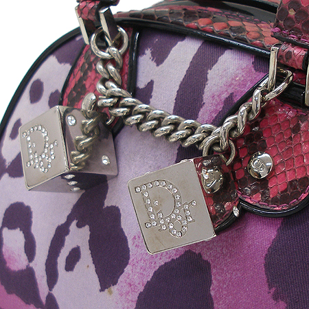 Dior(ũ����î���) ���� �ΰ� ť�� ��� ���̼� �к긯 ��Ʈ�� �̹���4 - ���̺��� �߰���ǰ