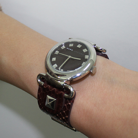 Marc_Jacobs(��ũ���̸�ũ�����߽�) ���� ��ƿ ���͵� ��� ������ �ð� �̹���6 - ���̺��� �߰���ǰ