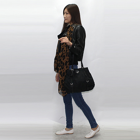 Prada(�����) �ﰢ �ΰ� ���� �к긯 ���� ȥ�� ����� �̹���7 - ���̺��� �߰���ǰ