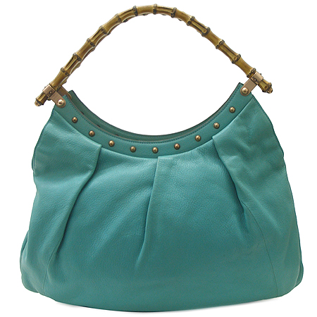 ����  �����