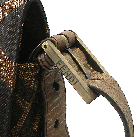 Fendi(���) 8BT138 FF ��ī ��ΰ� �ƽ� ������ �к긯 ��� �� ũ�ν��� [�ϻ���] �̹���3 - ���̺��� �߰���ǰ