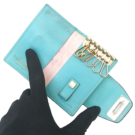 Ferragamo(��󰡸�) 22 4660 �ΰ� ��ġ�� ��� ���� Ű ���̽� �̹���3 - ���̺��� �߰���ǰ