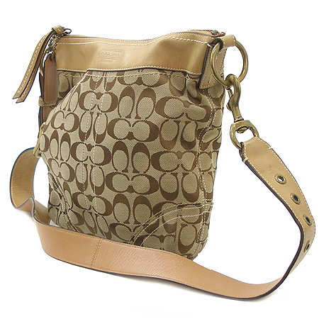 Coach(��ġ) 10403 �ñ׳��� ũ�ν��� �̹���2 - ���̺��� �߰���ǰ